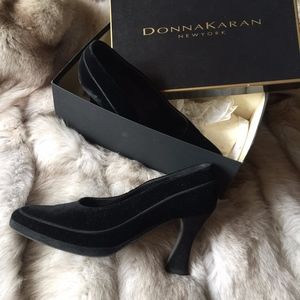 Donna Karan Black Velvet Heels Size 9 1/2